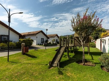 Casa en venta en Costanera Sur, Limache - 3 dormitorios, 2 baños