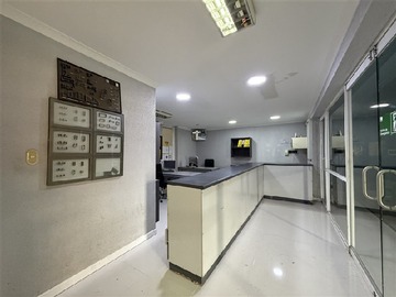 Local Comercial en arriendo mensual en Taller industrial | Sala de ventas, oficinas administrativas y departamentos., Iquique - 3 baños
