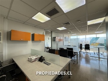 Oficina en venta en Av. La Dehesa / Escriva de Balaguer, Lo Barnechea - 1 dormitorio, 1 baño