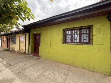 Casa en venta en A una cuadra del hospital de linares, Linares - 6 dormitorios, 2 baños