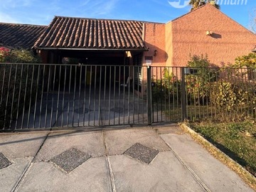 Casa en arriendo mensual en Hermosa y exclusiva propiedad en arriendo en machali, Machalí - 3 dormitorios, 3 baños