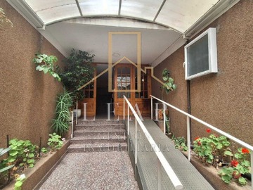 Departamento en arriendo mensual en Luminoso Hogar con Diseño Contemporáneo (178035), Providencia - 4 dormitorios, 3 baños