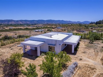 Casa en venta en Fundo el Peral, Talca - 4 dormitorios, 3 baños