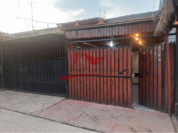 Casa en venta en Casa de Dos Pisos Ampliada con 2 Dormitorios, 1 Baño, Recoleta. - 2 dormitorios, 1 baño