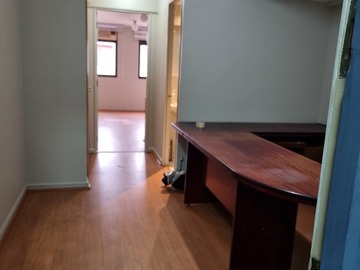 Oficina en venta en Santo domingo 1160 santiago centro, Santiago - 2 dormitorios, 1 baño