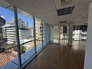 Oficina en arriendo mensual en Santa Beatriz, Providencia - 3 dormitorios, 2 baños