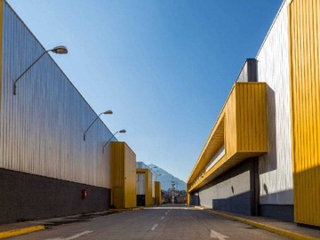 Bodega en arriendo mensual en Bodega 724 m2 con buena conectividad (150235), La Cisterna