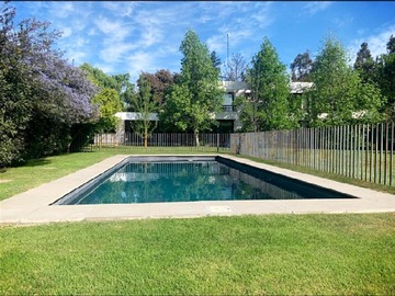 Casa en venta en Bosques de Zapallar, Curicó - 5 dormitorios, 5 baños