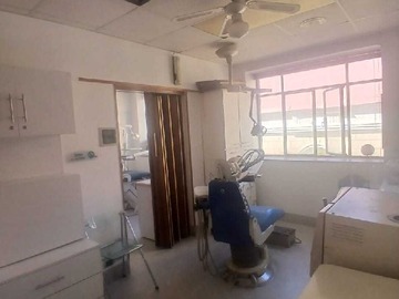 Oficina en venta en Oficina apta Clinica Dental - Paseo Estado (71471), Santiago - 1 baño
