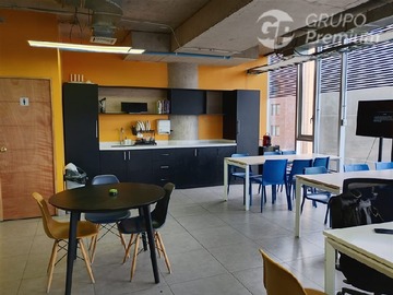 Oficina en arriendo mensual en Los dominicos, Las Condes - 2 baños