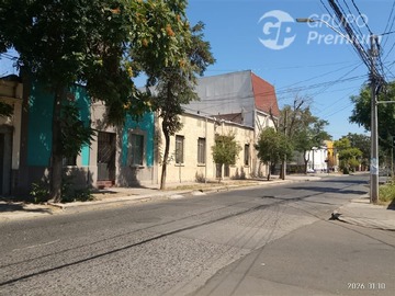 Casa en venta en Conferencia, Santiago - 7 dormitorios, 3 baños