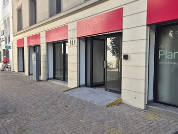 Local Comercial en arriendo mensual en Municipal de Santiago, Santiago - 3 baños