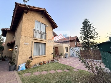 Casa en venta en MA - Altos del valle 1220, Huechuraba, Condominio Las Pataguas. Casa 5dorm 4 baños 122/312m2 piscina, Huechuraba - 5 dormitorios, 4 baños