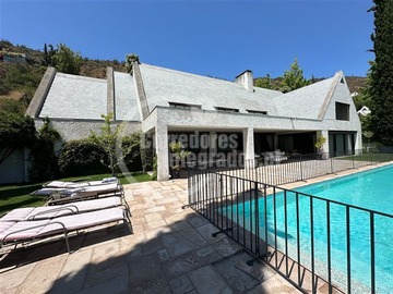 Casa en venta en Camino Turistico, Lo Barnechea - 6 dormitorios, 5 baños