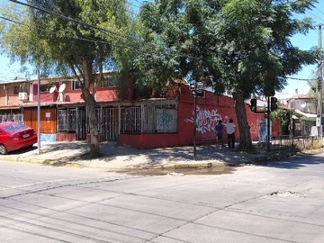 Casa en venta en Propiedad Comercial a la Venta en Topocalma, Comuna Renca - 2 dormitorios, 1 baño