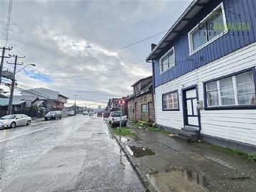 Oficina en arriendo mensual en Avenida Regimiento, Puerto Montt - 3 dormitorios, 2 baños