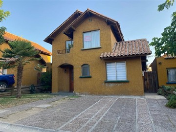 Casa en venta en Arqviva, Peñalolén - 4 dormitorios, 3 baños