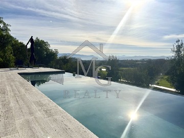Casa en arriendo mensual en Piedra Roja, Colina - 6 dormitorios, 8 baños