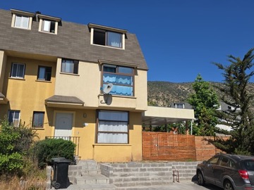 Casa en arriendo mensual en Sauvignopn / las palmas, Puente Alto - 4 dormitorios, 3 baños