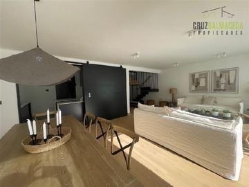 Casa en venta en Montecassino /Camino otoñal, Las Condes - 4 dormitorios, 4 baños