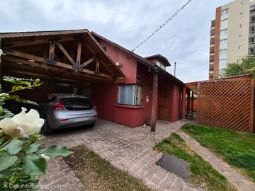 Casa en venta en Ciprés Austral, Rancagua - 4 dormitorios, 2 baños