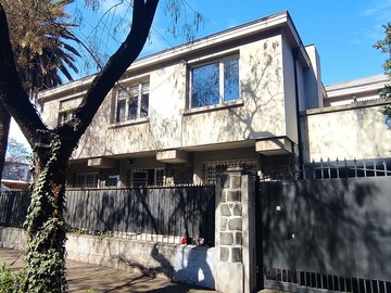 Casa en venta en Casa Funcional, única en Providencia. (120507), Santiago - 6 dormitorios, 5 baños