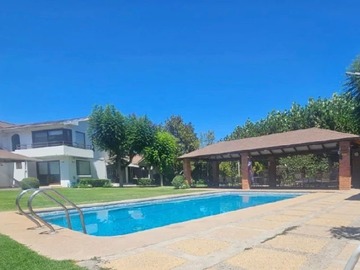 Casa en venta en Camino de Valparaiso, Padre Hurtado - 5 dormitorios, 6 baños