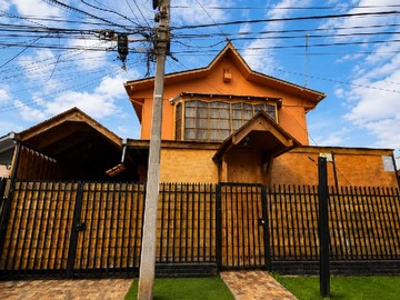 Casa en venta en Casa Familiar de 2 Pisos en Villa Los Héroes (172010), Maipú - 4 dormitorios, 2 baños