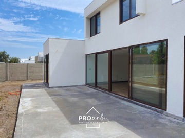 Casa en venta en Santa Filomena / Parque Las Brisas, Colina - 3 dormitorios, 3 baños
