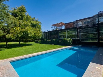 Venta / Casa / Colina