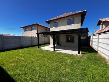 Casa en venta en Hacienda esmeralda, Talca - 4 dormitorios, 3 baños