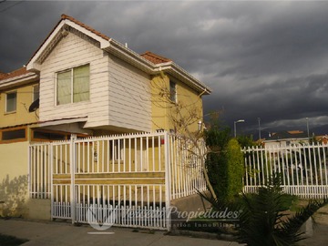 Casa en arriendo mensual en En Arriendo Te Presentamos Esta Encantadora Casa - 3 dormitorios, 2 baños
