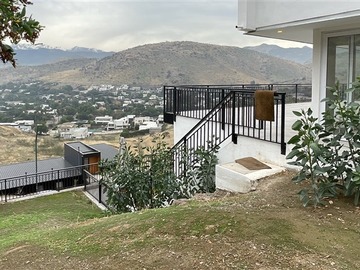 Casa en venta en Condominio La Reserva, Colina - 4 dormitorios, 3 baños