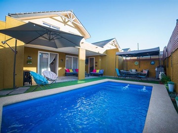 Casa en venta en Av La Montaña / Condominio Laguna Norte, Lampa - 3 dormitorios, 3 baños