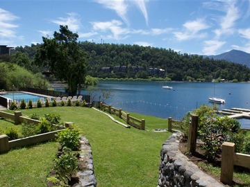 Casa en arriendo diario en Arriendo por día en condominio para 10 personas con acceso al lago y marina a pasos del centro de Pucón, Pucón - 5 dormitorios, 5 baños
