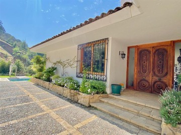 Casa en venta en Casa en venta de 5 dormitorios en vitacura, Vitacura - 5 dormitorios, 5 baños