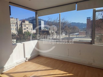 Oficina en arriendo mensual en Oficina en Arriendo Drugstore/ Metro Los Leones / las Urbinas, Providencia - 3 dormitorios, 3 baños