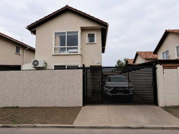 Casa en venta en En San Bernardo - 3 dormitorios, 3 baños