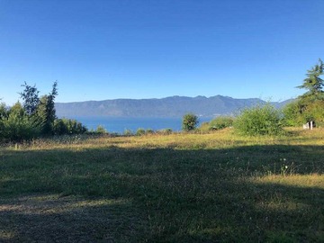 Terreno en venta en Rebajada - vista al lago y volcán con piscina (81119), Pucón
