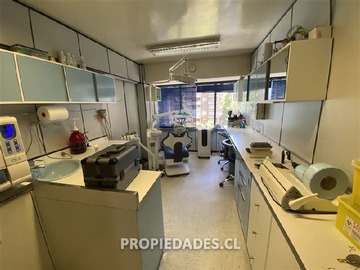 Oficina en venta en Apoquindo con Las Torcazas, Las Condes - 1 dormitorio, 1 baño