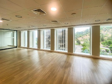 Oficina en arriendo mensual en Los Conquistadores 1700, Providencia - 2 baños