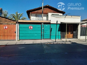 Casa en venta en P Lynch , La Cisterna, La Cisterna - 5 dormitorios, 2 baños