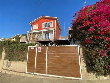 Casa en venta en Las bodegas 1327, Cartagena - 5 dormitorios, 2 baños