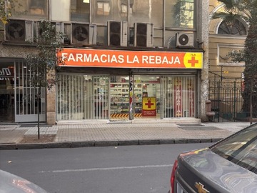 Local Comercial en arriendo mensual en Moneda 1046, Santiago - 1 dormitorio, 1 baño