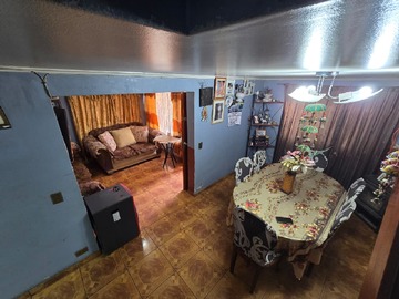 Casa en venta en Camino Los Pinos, San Bernardo - 5 dormitorios, 2 baños