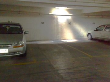 Estacionamiento en arriendo mensual en Carmen 560, Santiago