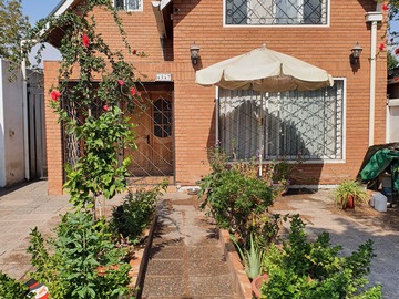 Casa en venta en Guillermo Greve, Recoleta - 4 dormitorios, 3 baños