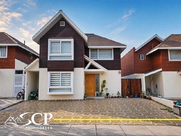 Casa en arriendo mensual en Condominio ollague 1, costa laguna., Antofagasta - 3 dormitorios, 3 baños