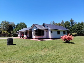 Casa en venta en Cayumapu, Valdivia - 4 dormitorios, 3 baños