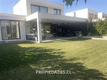 Casa en venta en Condominio portal sta. María iii, Colina - 3 dormitorios, 4 baños
